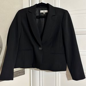 Jones Studio Black one Button Blazer! 🖤